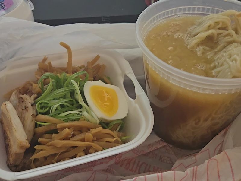 Ramen Hashi food